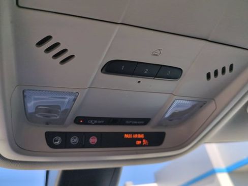 Used 2024 Buick Enclave Essence FWD image 25
