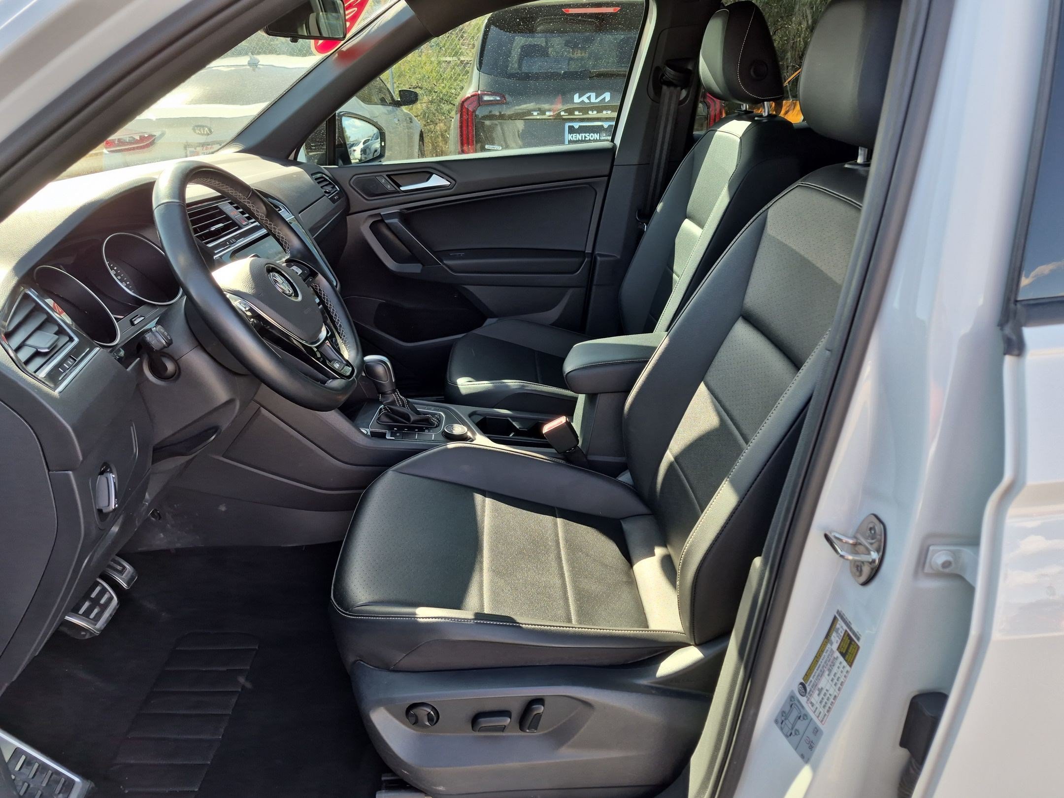 Used 2021 Volkswagen Tiguan SE R-Line AWD/4WD image 25