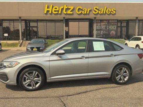 Used 2024 Volkswagen Jetta SE FWD image 5