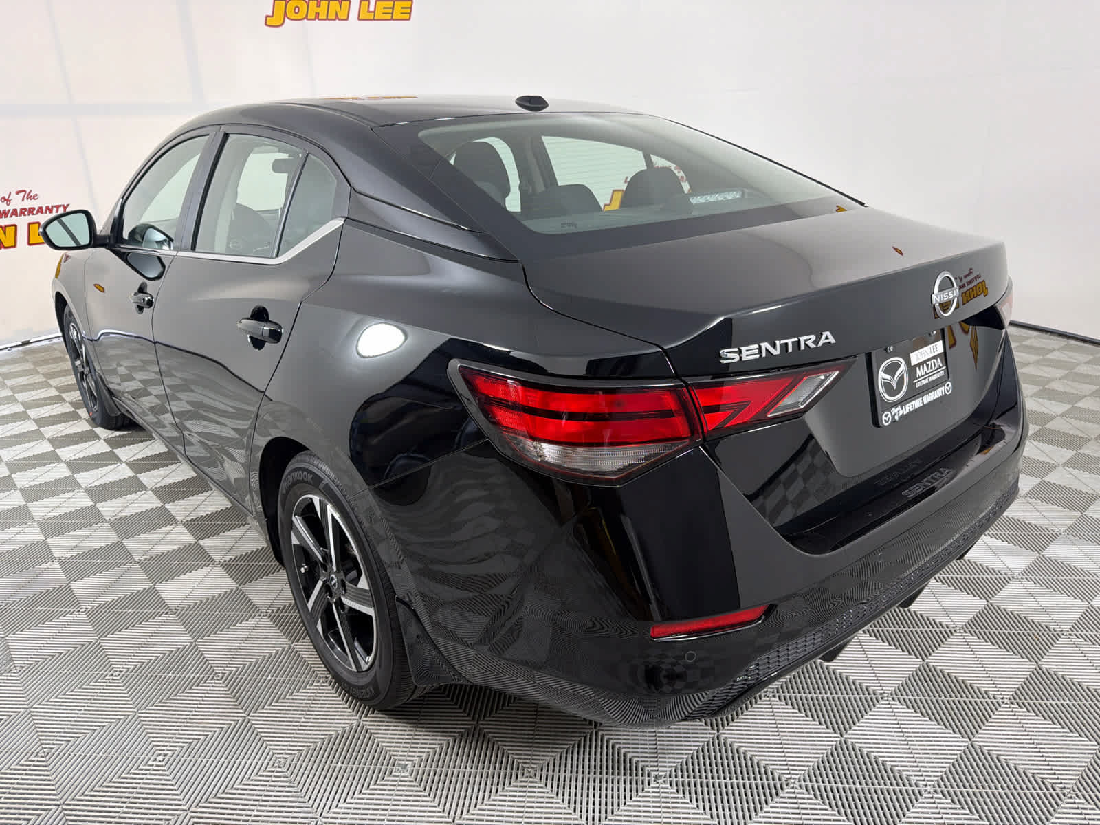 Used 2025 Nissan Sentra SV FWD image 3