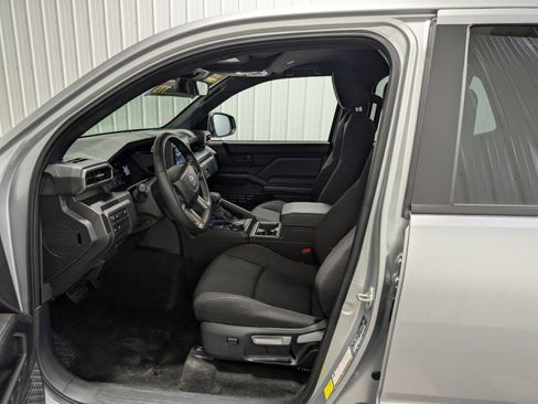 Used 2025 Toyota 4Runner SR5 image 14