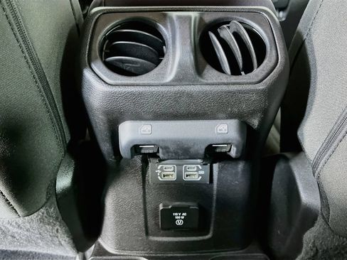 Used 2020 Jeep Wrangler Unlimited Sahara AWD/4WD image 33