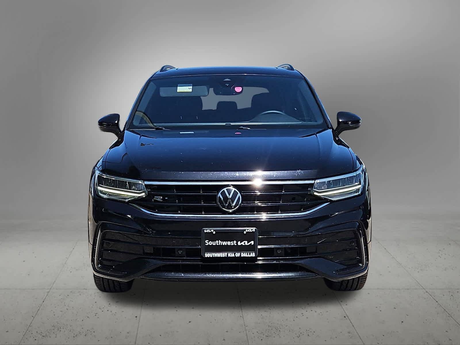 Used 2023 Volkswagen Tiguan SE R-Line FWD image 8