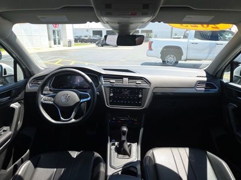 Used 2023 Volkswagen Tiguan SE FWD image 21