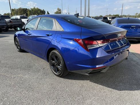 Used 2022 Hyundai Elantra SEL image 3