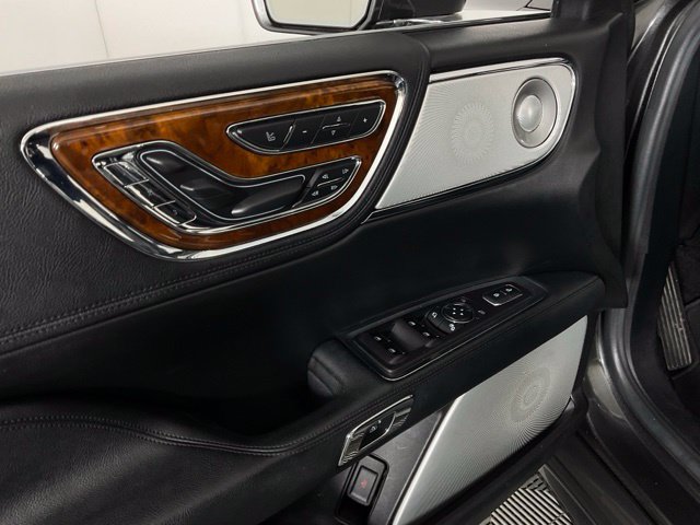 Used 2017 Lincoln Continental Reserve w/ Luxury Package AWD/4WD image 30