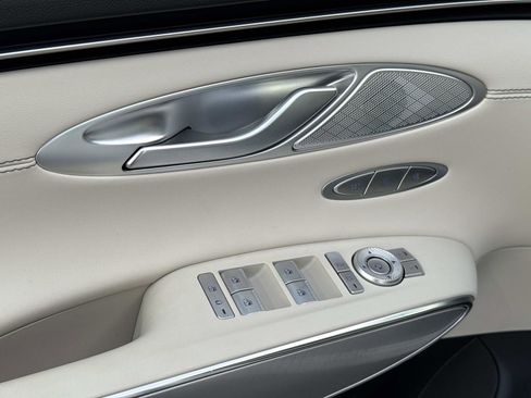 Used 2025 Genesis GV70 2.5T w/ Select Package image 21