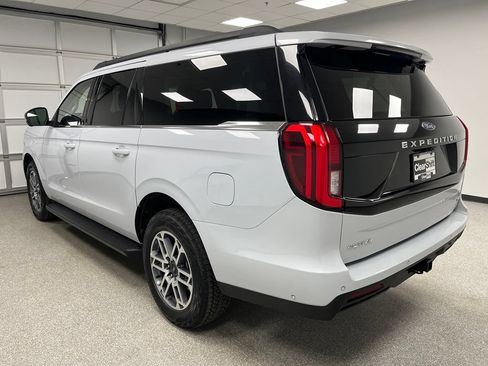 Used 2025 Ford Expedition Max Active AWD/4WD image 8