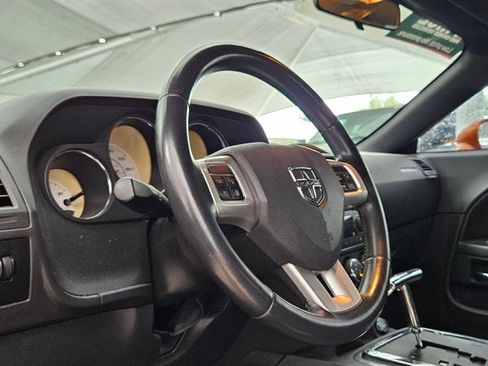 Used 2011 Dodge Challenger image 9