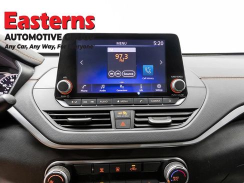 Used 2022 Nissan Altima 2.5 SR FWD image 12