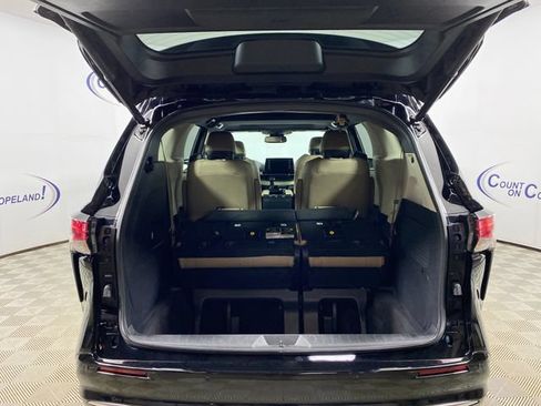 Certified 2021 Toyota Sienna Limited AWD/4WD image 6