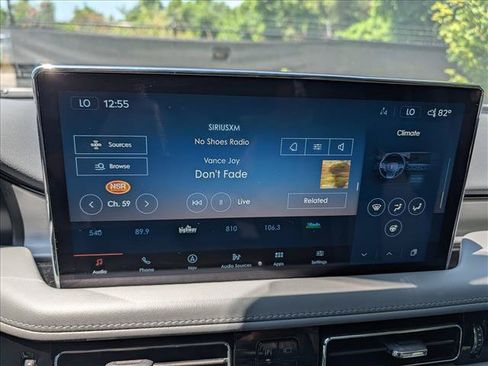 Used 2023 Lincoln Nautilus Reserve AWD/4WD image 38