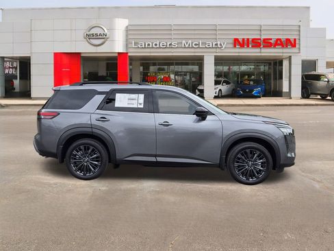 New 2026 Nissan Pathfinder SL w/ SL Premium Package FWD image 2