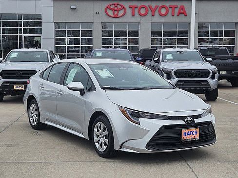 Used 2025 Toyota Corolla LE image 1