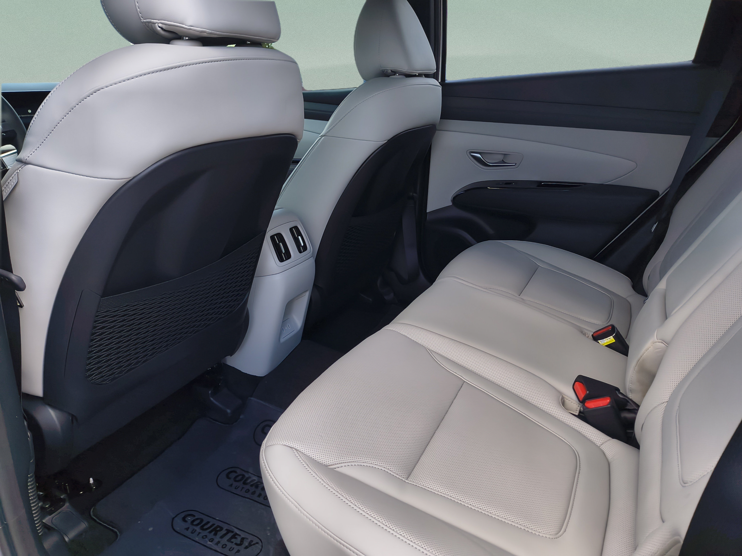 New 2026 Hyundai Tucson Limited FWD image 16