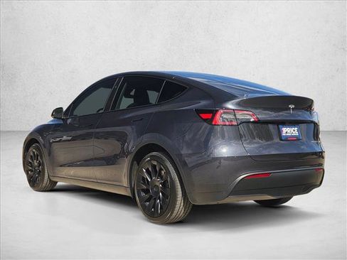 Used 2024 Tesla Model Y Long Range AWD/4WD image 8