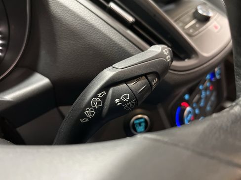 Used 2019 Ford Escape SEL image 25