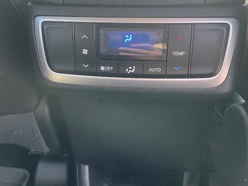 Used 2017 Toyota Highlander Plus image 18