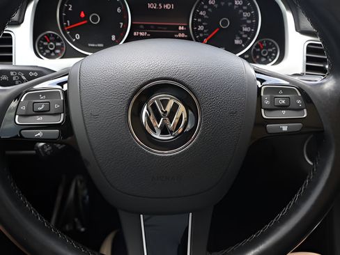 Used 2015 Volkswagen Touareg VR6 AWD/4WD image 21