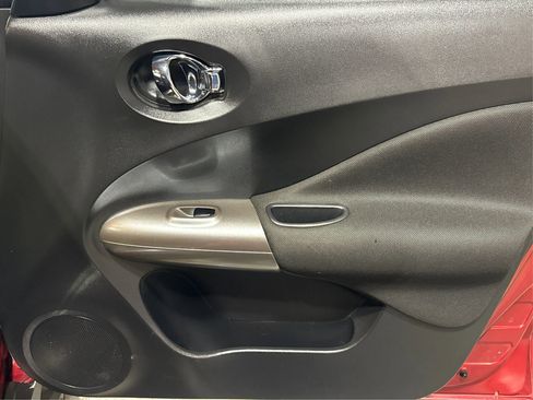 Used 2013 Nissan Juke SV image 23