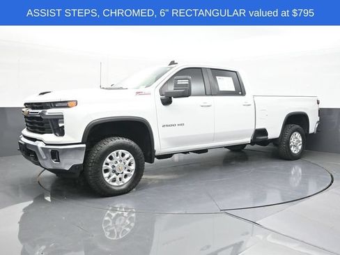 Used 2024 Chevrolet Silverado 2500 LT AWD/4WD image 7