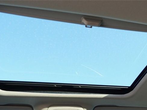 Used 2019 Buick Enclave Essence w/ LPO, Sport Appearance Package image 19