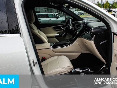 Used 2025 Mercedes-Benz GLC 350e 4MATIC image 17