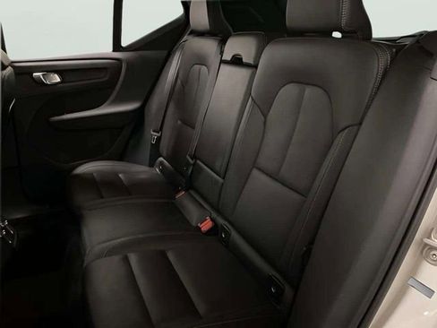 Used 2025 Volvo XC40 B5 Plus image 68