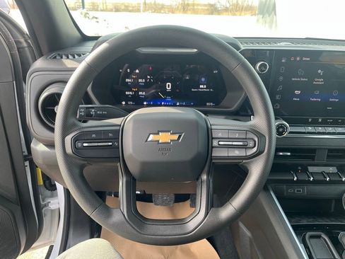 New 2025 Chevrolet Colorado W/T image 11