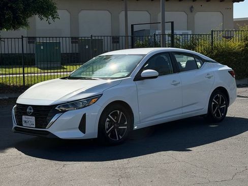 Used 2024 Nissan Sentra SV FWD image 4