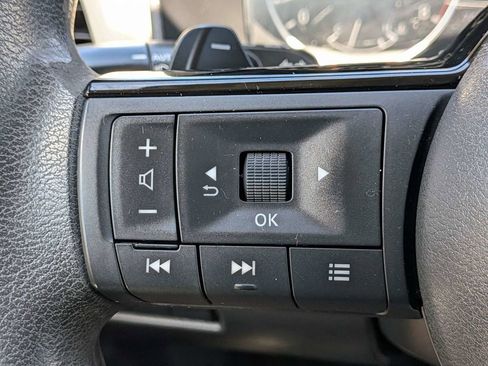 Used 2023 Nissan Rogue SV FWD image 24