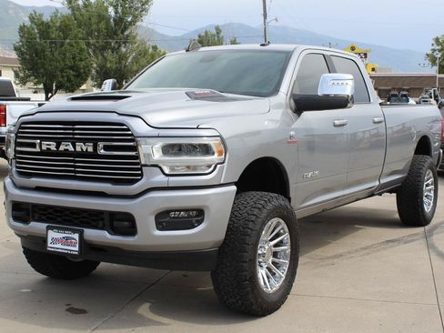 Used 2024 RAM 3500 Laramie AWD/4WD image 2