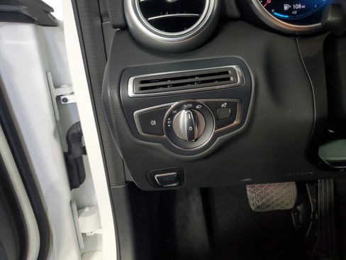 Used 2021 Mercedes-Benz C 300 Sedan image 27