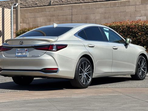 Certified 2025 Lexus ES 300h w/ Premium Package FWD image 4