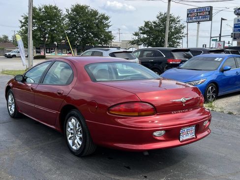 Used 2004 Chrysler Concorde LXi image 3