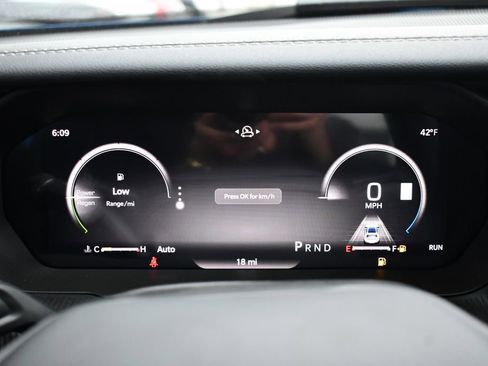 New 2026 Jeep Cherokee Overland w/ Trailer Tow Group AWD/4WD image 16