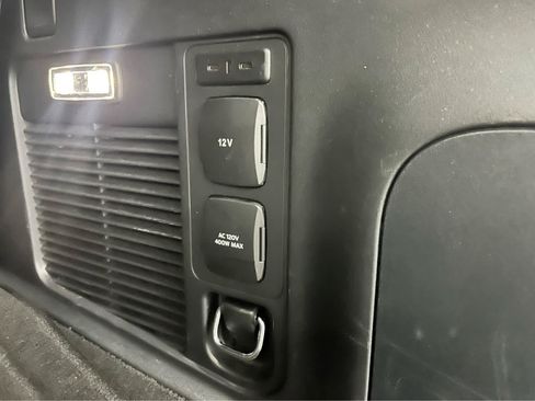 Used 2025 Ford Expedition Active AWD/4WD image 38