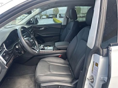 Used 2022 Audi Q8 Prestige AWD/4WD image 9