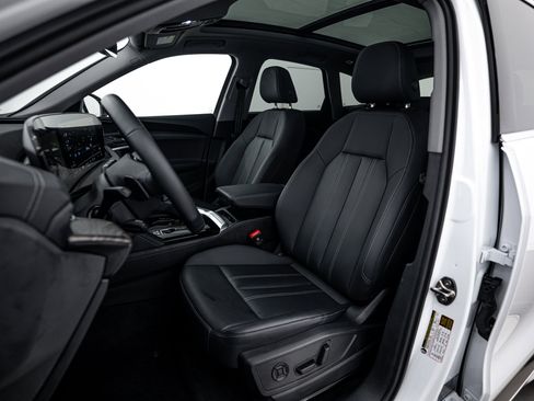 Certified 2025 Audi Q5 Premium w/ Convenience Package AWD/4WD image 13