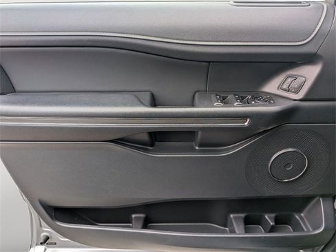 Used 2024 Ford Expedition XLT image 24
