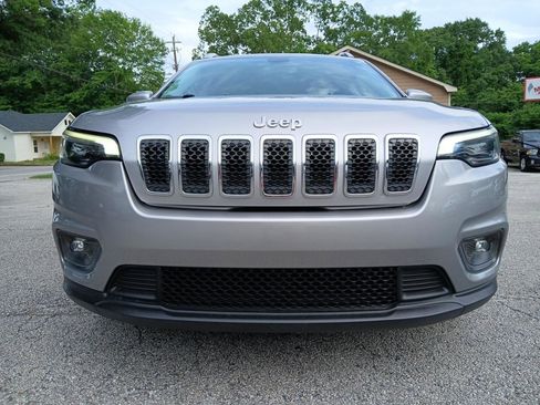 Used 2019 Jeep Cherokee Latitude w/ Popular Appearance Group FWD image 3