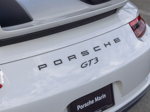 Certified 2018 Porsche 911 GT3 RWD image 22