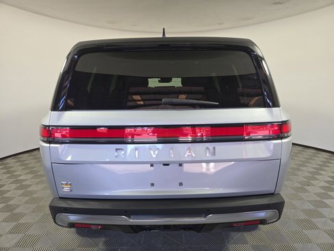 Used 2023 Rivian R1S Adventure image 4