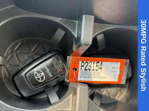 Used 2024 Toyota RAV4 XLE FWD image 30