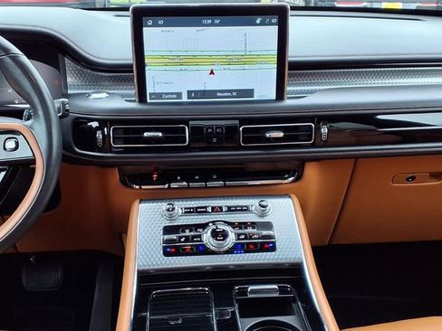 Used 2023 Lincoln Aviator Black Label AWD/4WD image 9
