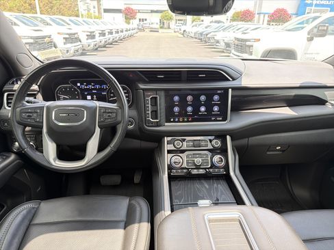 Used 2021 GMC Yukon Denali w/ Denali Ultimate Package AWD/4WD image 30