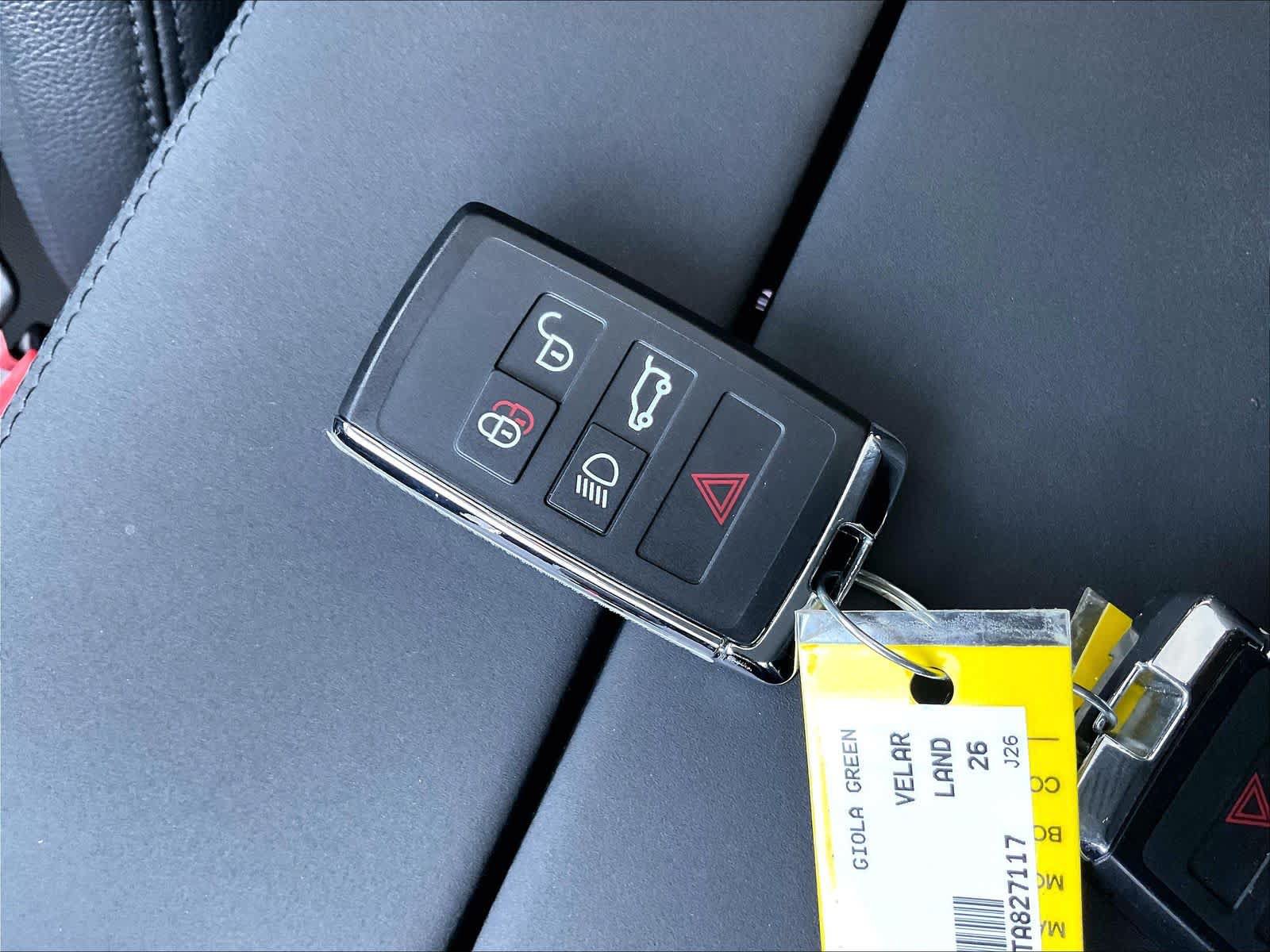 Used 2026 Land Rover Range Rover Velar Dynamic SE AWD/4WD image 13