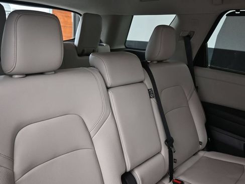 Used 2024 Nissan Pathfinder SL FWD image 14