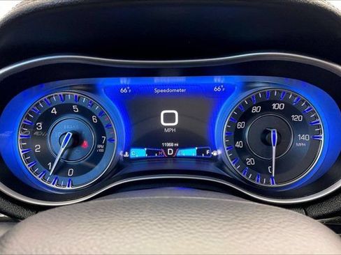 Used 2023 Chrysler 300 Touring w/ Sport Appearance Package RWD image 22