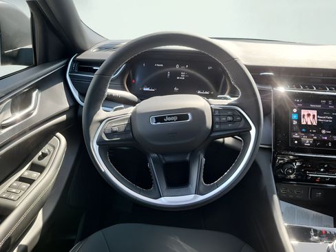 New 2025 Jeep Grand Cherokee L Laredo w/ Luxury Tech Group I AWD/4WD image 12